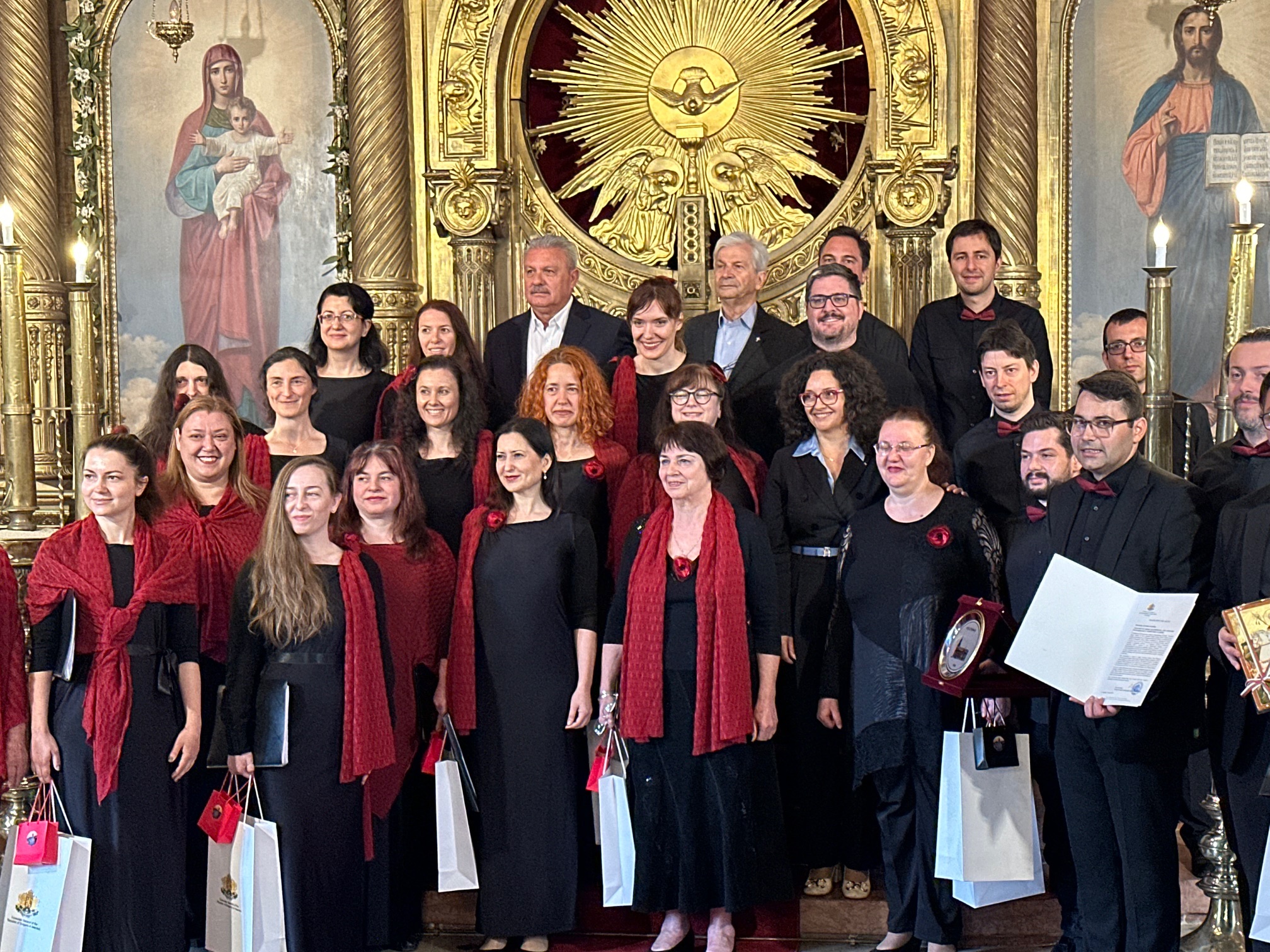 Заупокойна литургия по повод 40 дни от кончината на Патриарх Неофит и концерт в негова памет на Академичен хор „Света Параскева“
